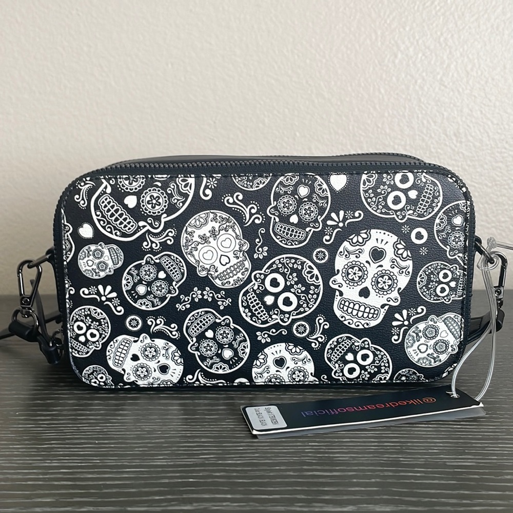 NWT. Like Dreams Sugar Skull Crossbody Bag